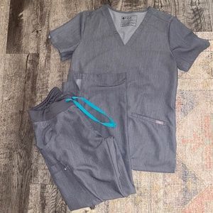 Graphite Figs Scrub Set